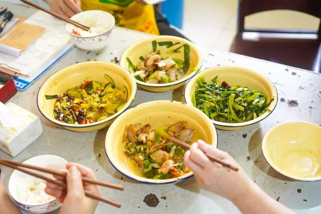 最新的吃冰體驗，探索冰食的魅力，冰爽之旅，探索最新吃冰體驗的魅力
